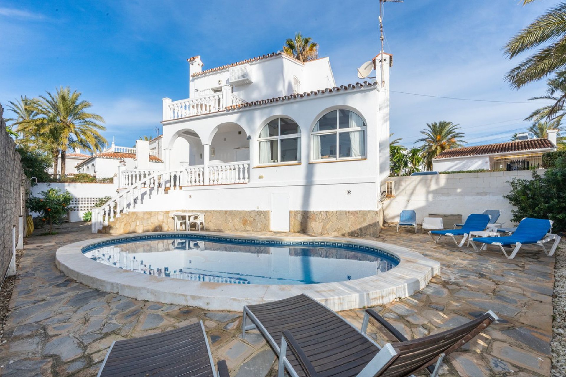 Resale - House - Detached Villa - Marbella - Marbesa