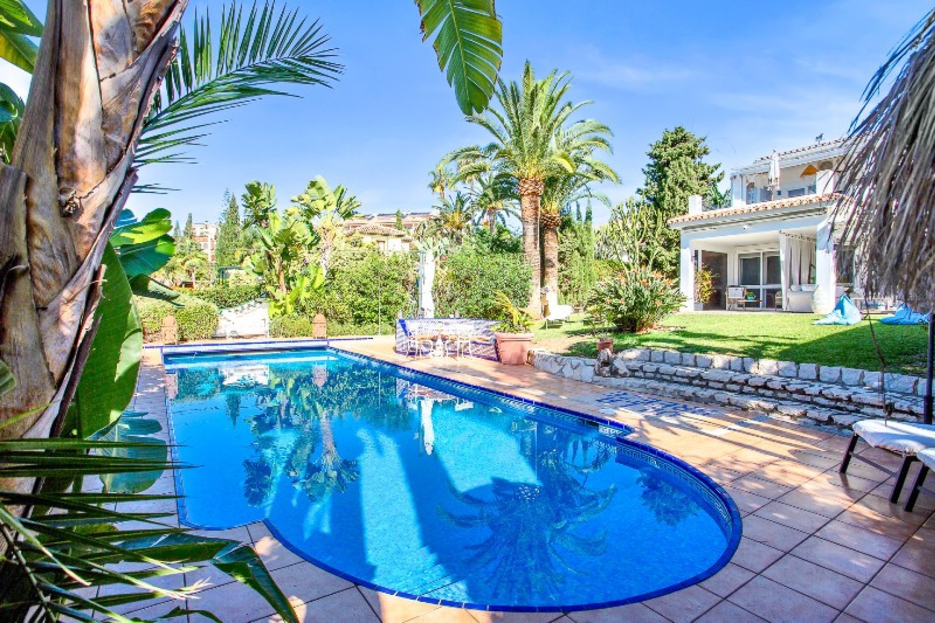 Resale - House - Detached Villa - Marbella - Marbesa