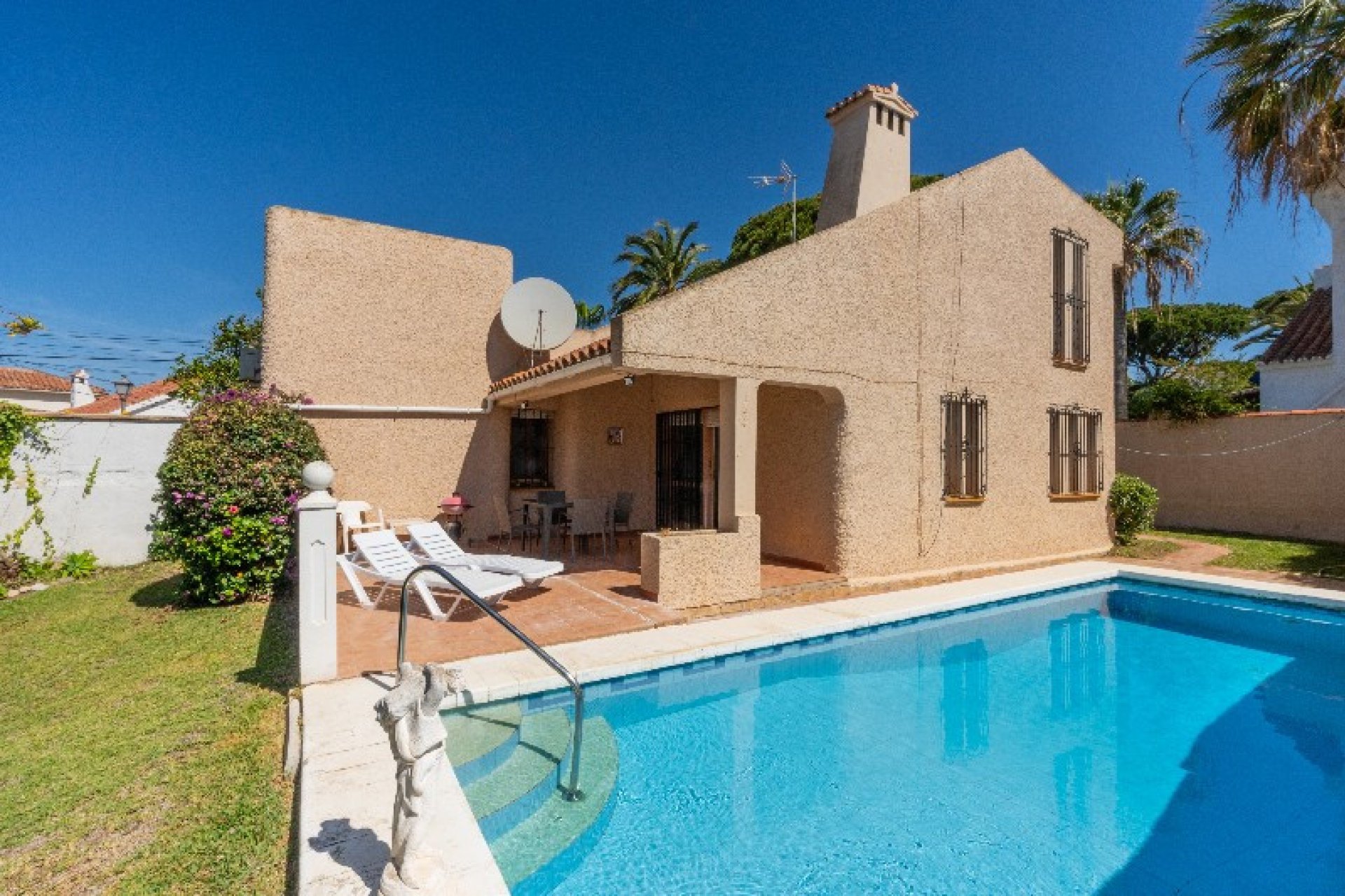 Resale - House - Detached Villa - Marbella - Marbesa