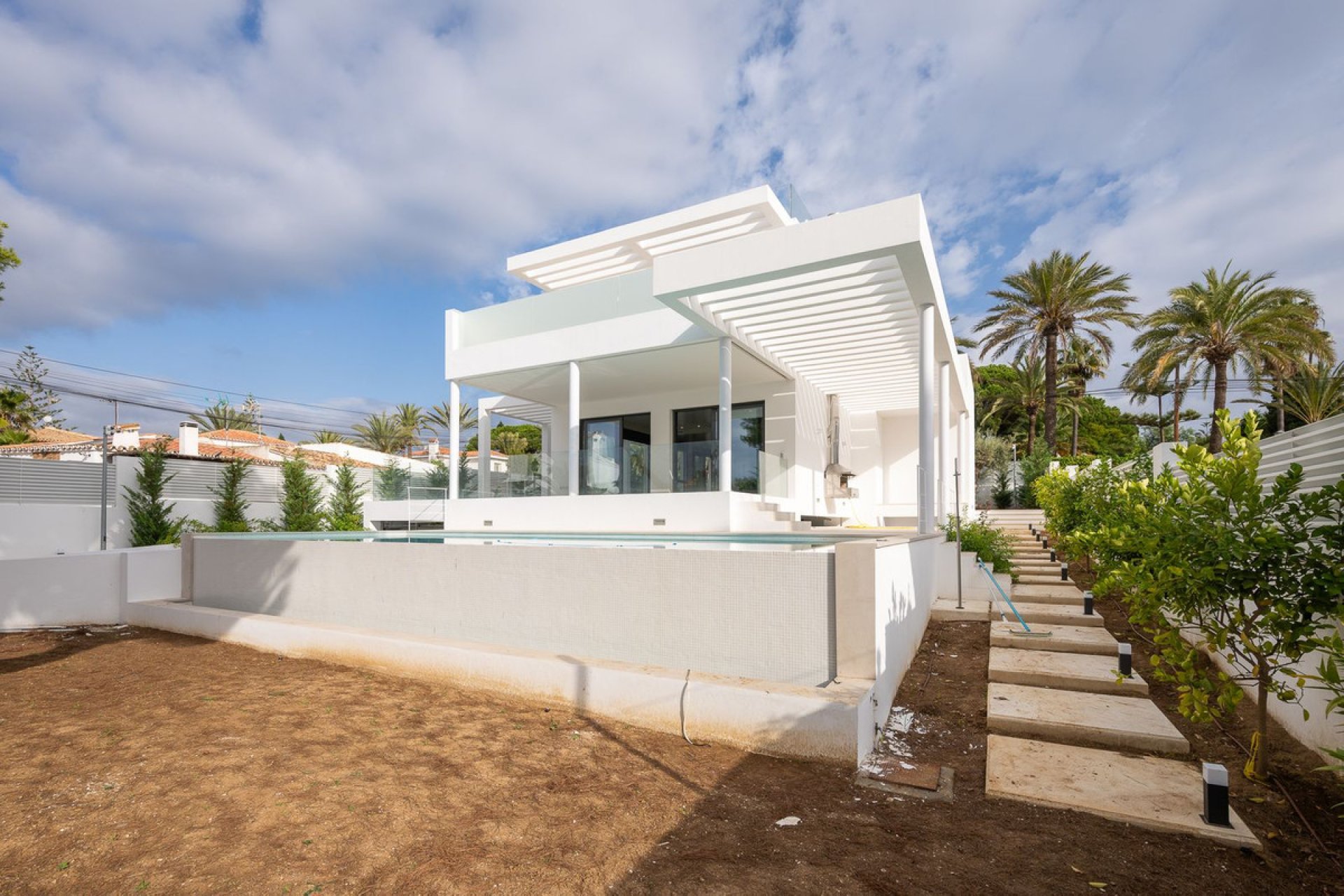 Resale - House - Detached Villa - Marbella - Marbesa