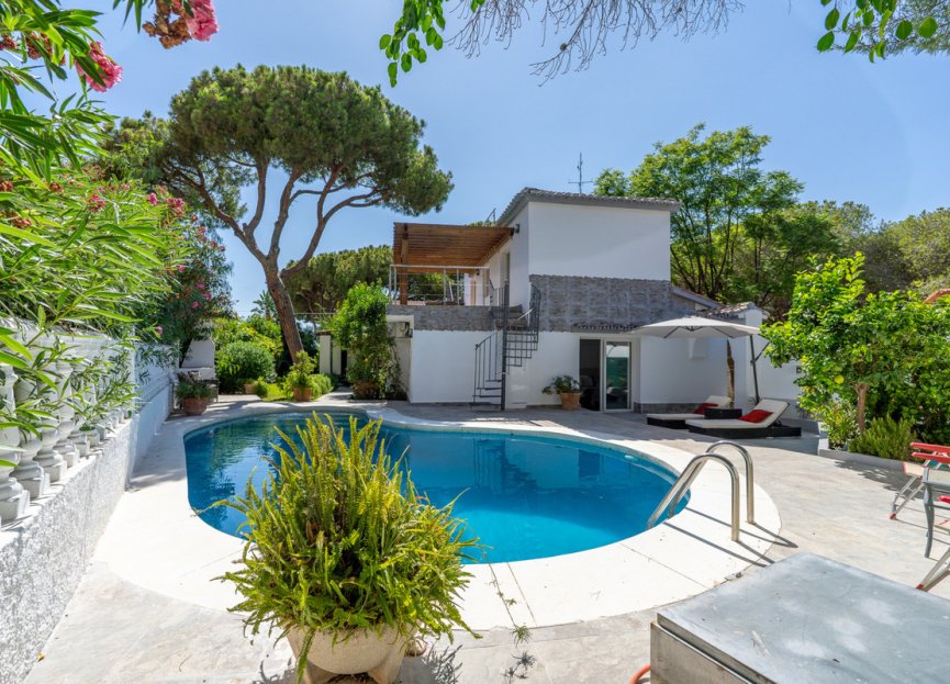 Resale - House - Detached Villa - Marbella - Marbesa