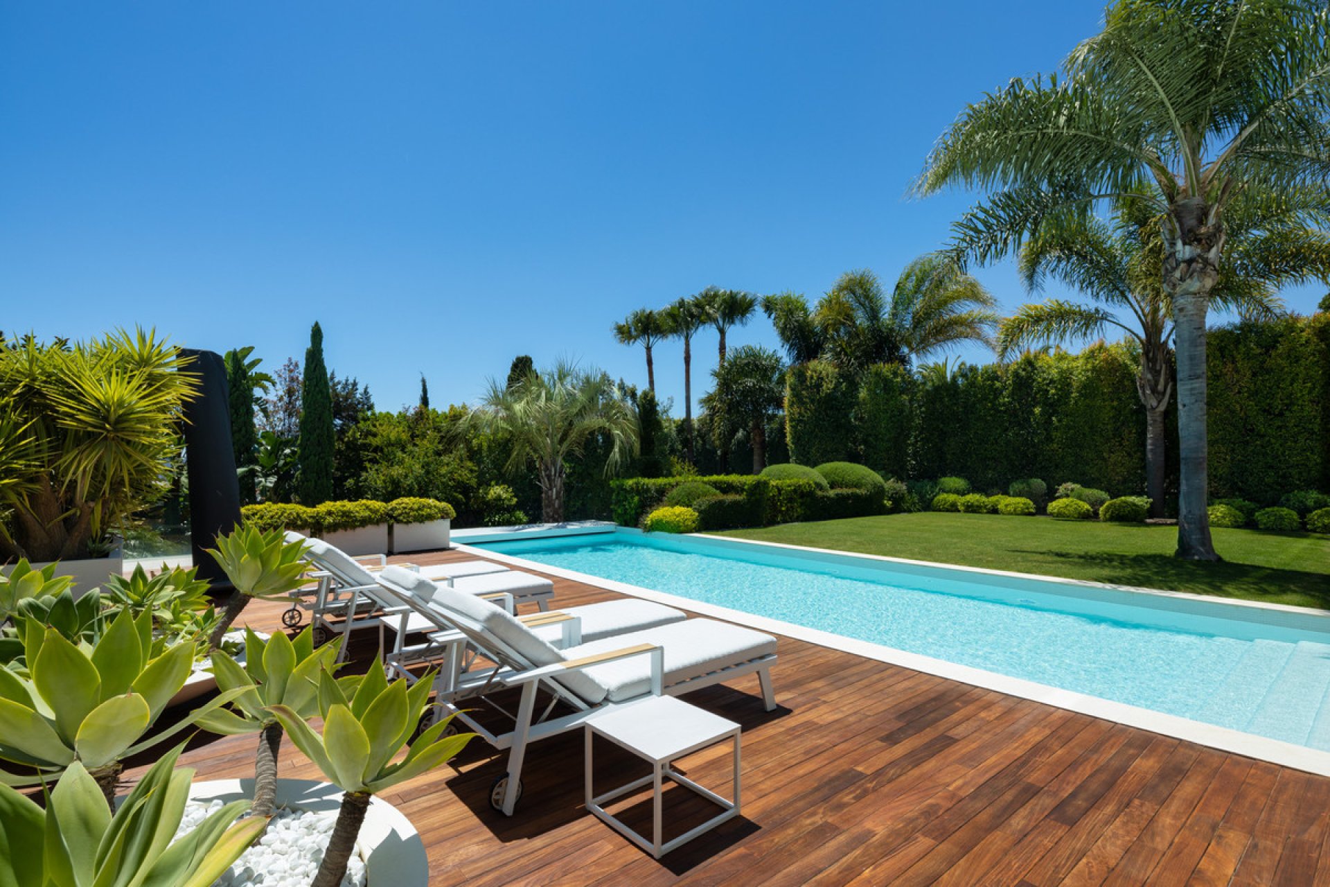 Resale - House - Detached Villa - Marbella - Marbesa