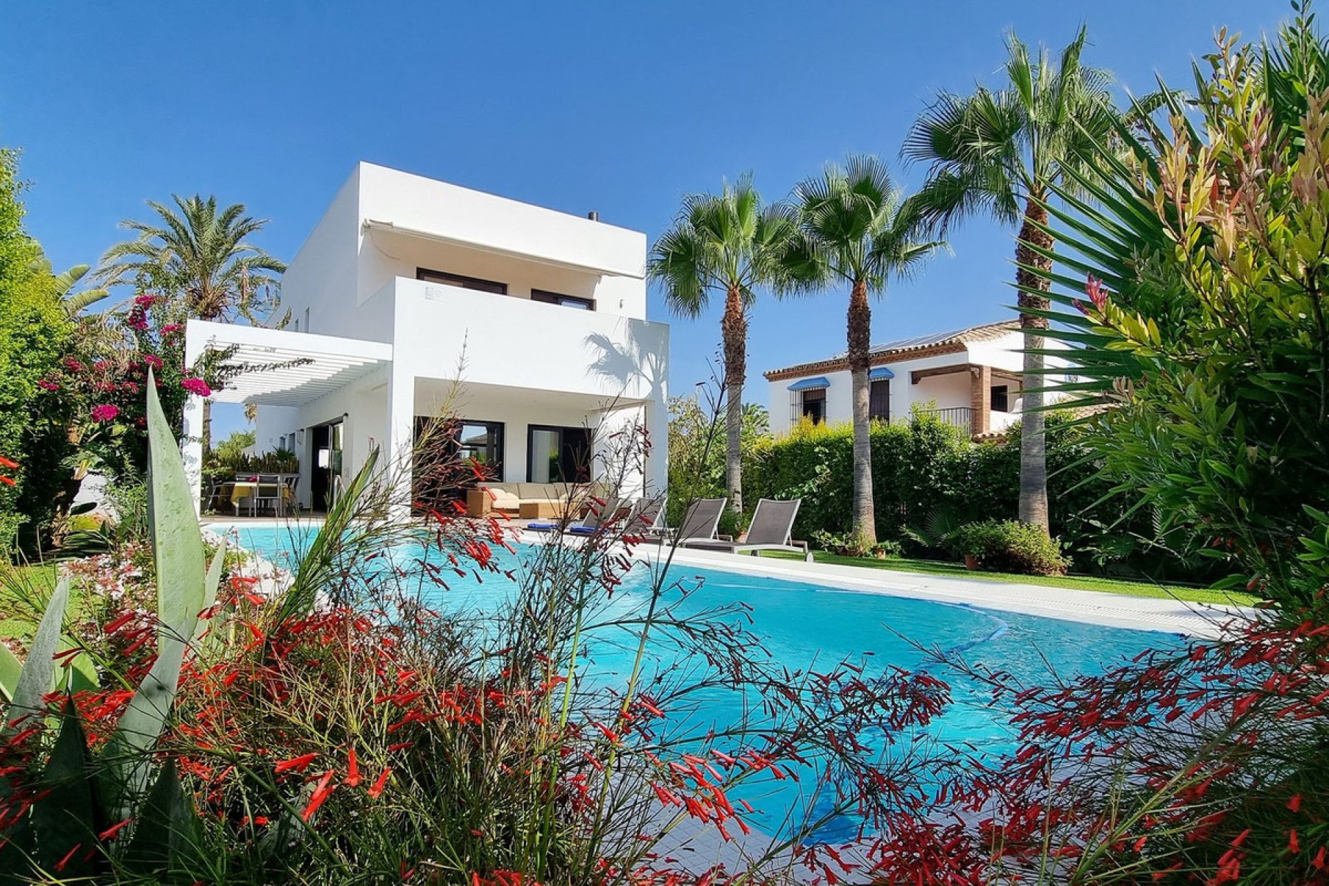 Resale - House - Detached Villa - Marbella - Marbesa