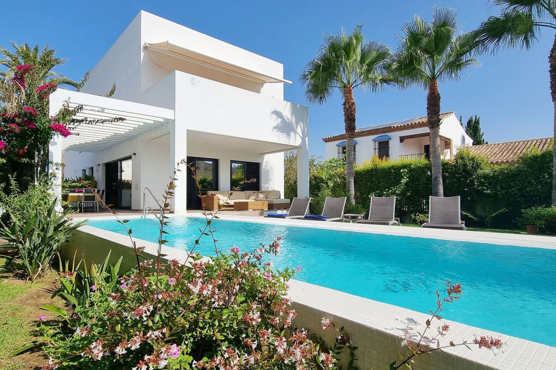 Resale - House - Detached Villa - Marbella - Marbesa