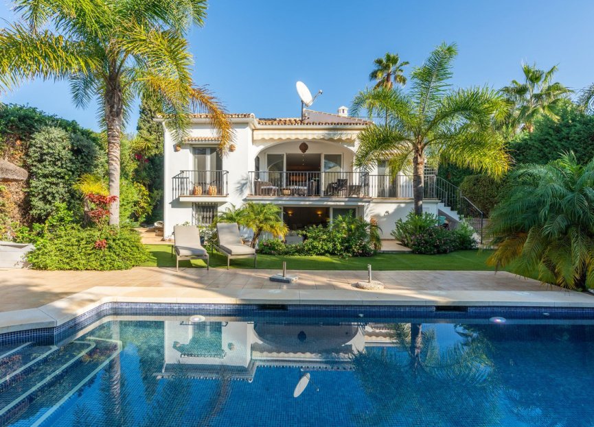 Resale - House - Detached Villa - Marbella - Marbesa