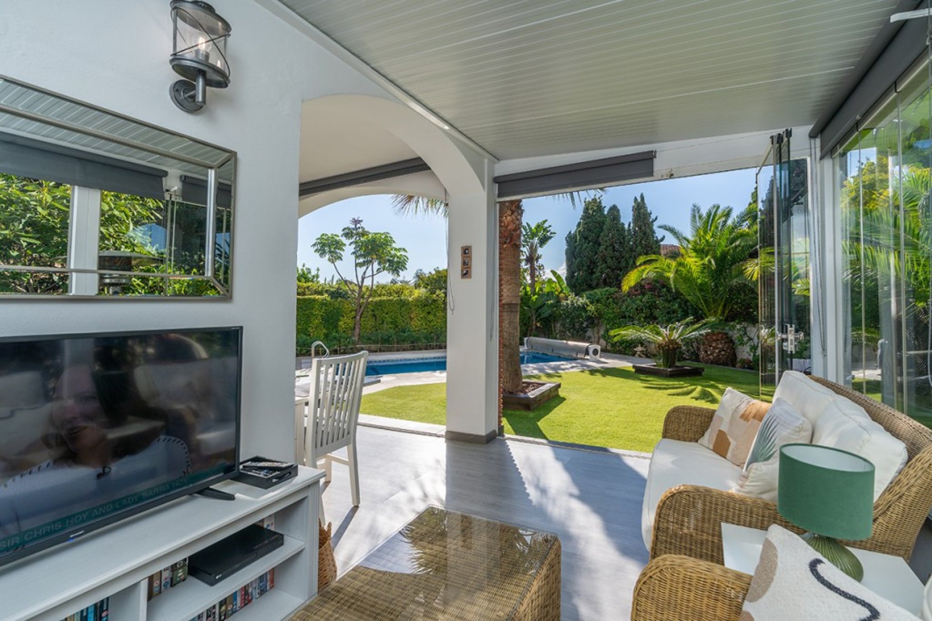 Resale - House - Detached Villa - Marbella - Marbesa