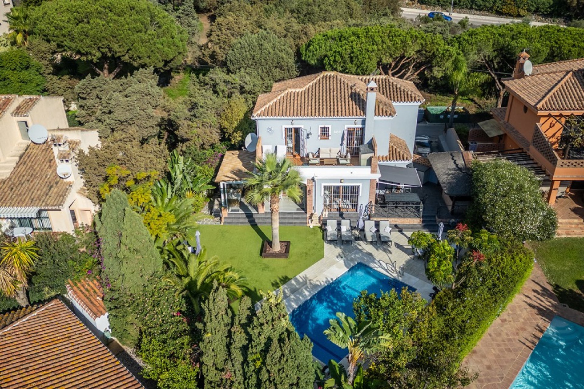 Resale - House - Detached Villa - Marbella - Marbesa