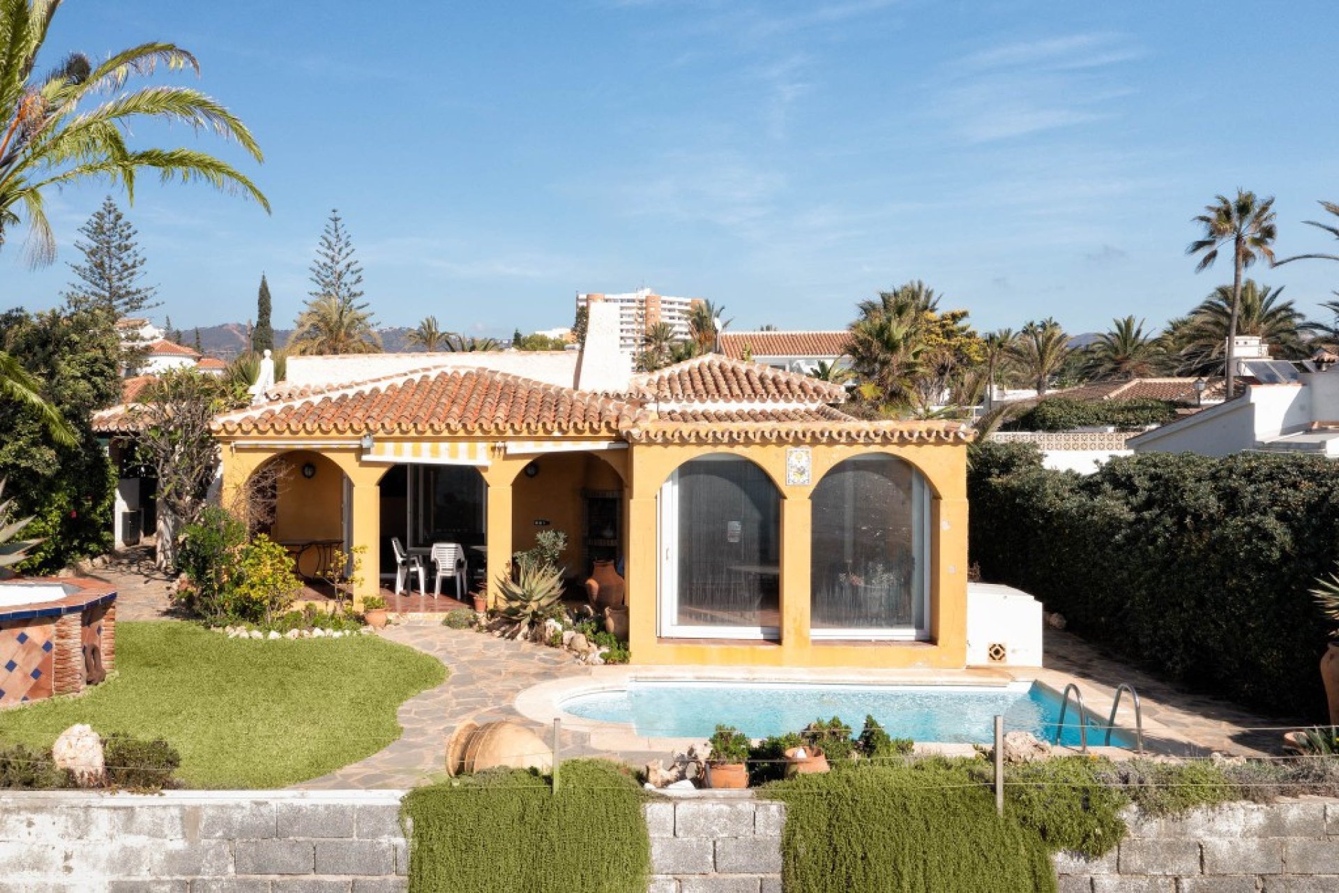 Resale - House - Detached Villa - Marbella - Marbesa