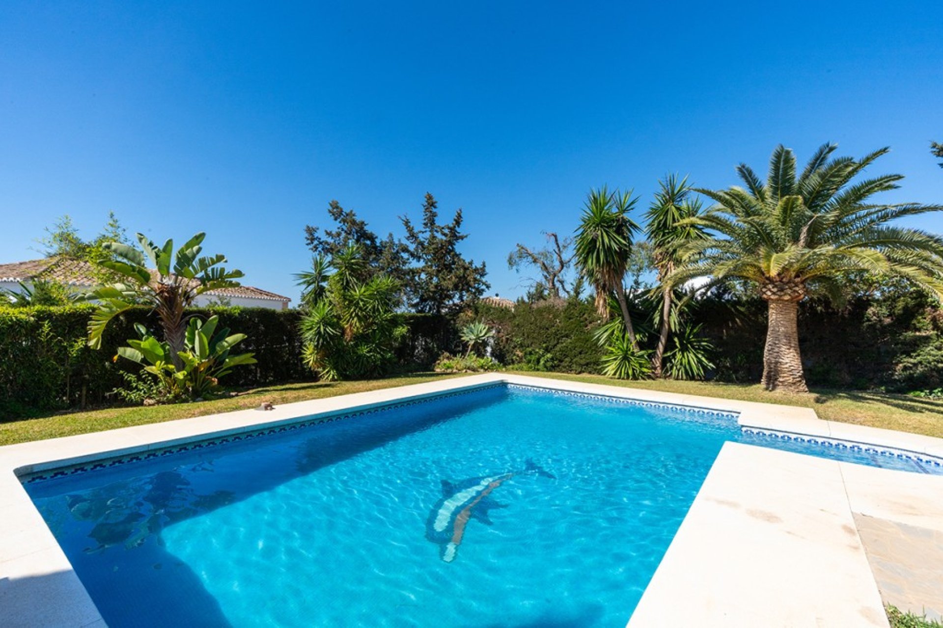 Resale - House - Detached Villa - Marbella - Marbesa