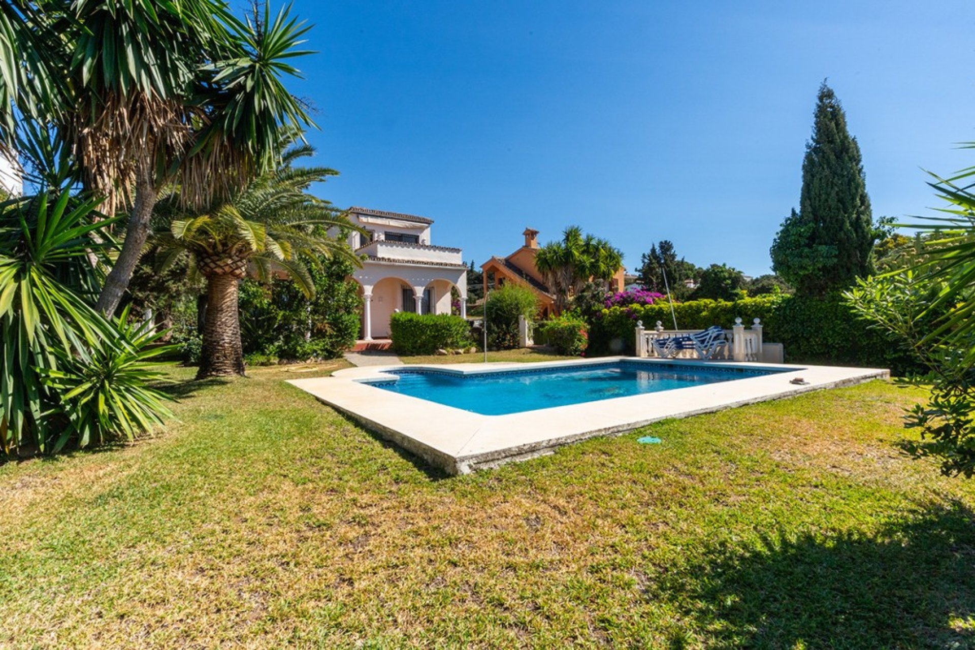 Resale - House - Detached Villa - Marbella - Marbesa