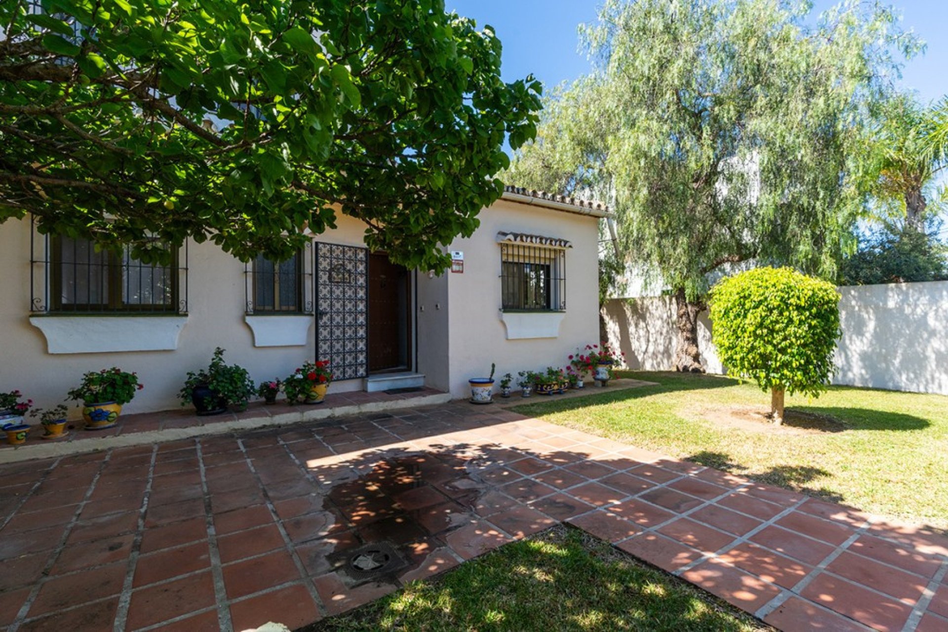 Resale - House - Detached Villa - Marbella - Marbesa