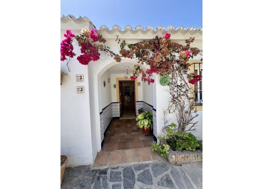 Resale - House - Detached Villa - Marbella - Marbesa