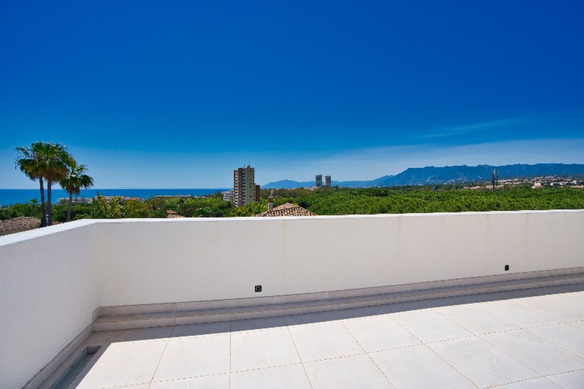 Resale - House - Detached Villa - Marbella - Marbesa