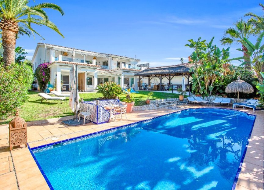 Resale - House - Detached Villa - Marbella - Marbesa