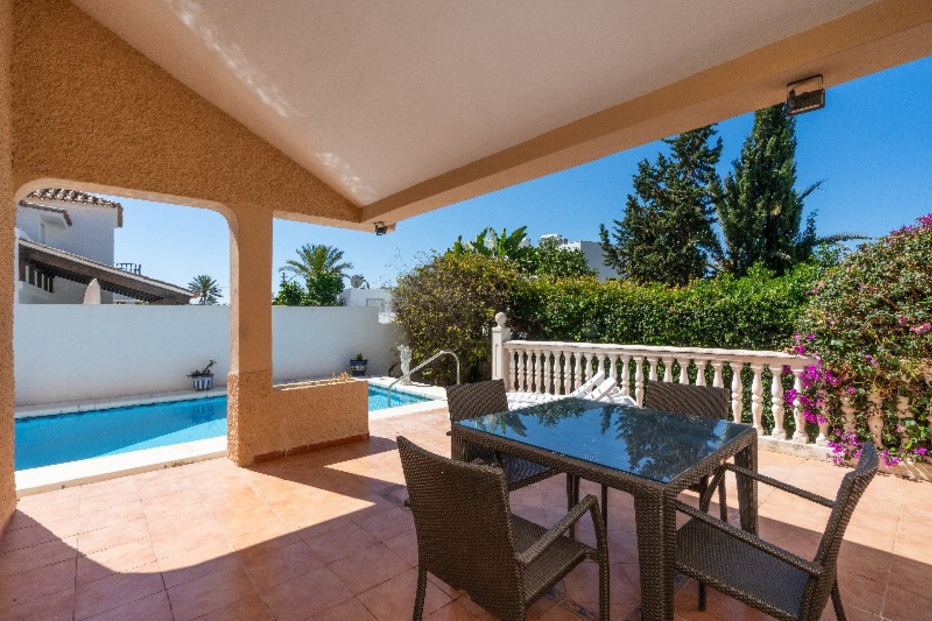 Resale - House - Detached Villa - Marbella - Marbesa