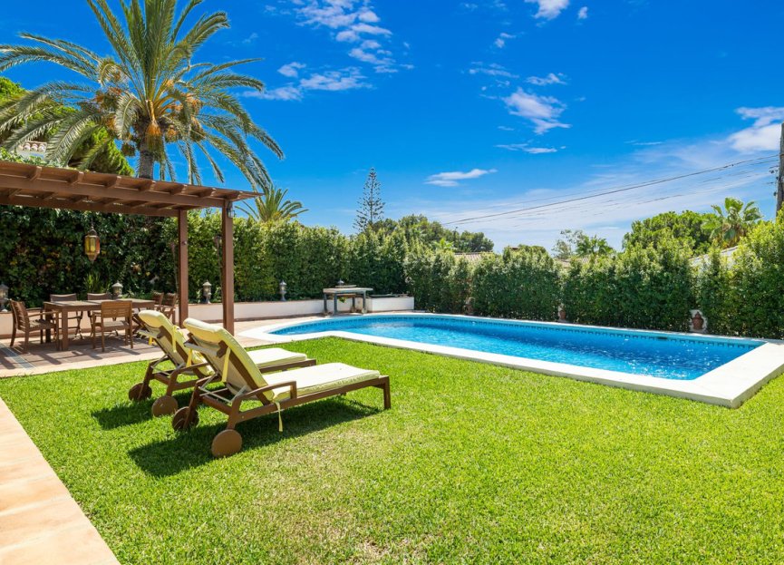 Resale - House - Detached Villa - Marbella - Marbesa