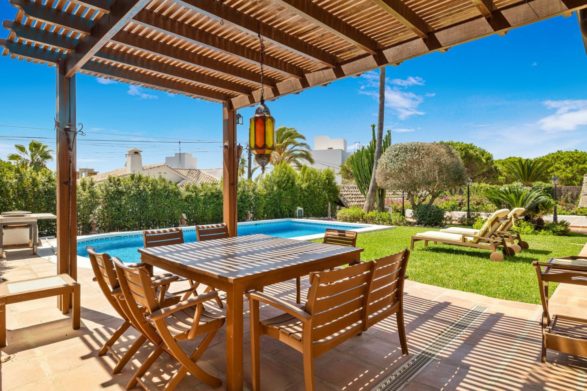 Resale - House - Detached Villa - Marbella - Marbesa