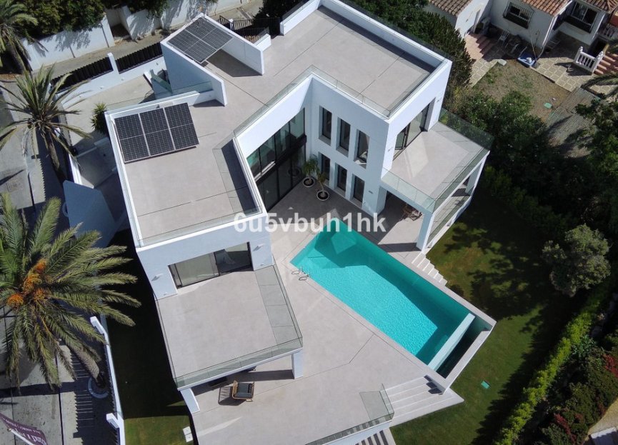 Resale - House - Detached Villa - Marbella - Marbesa