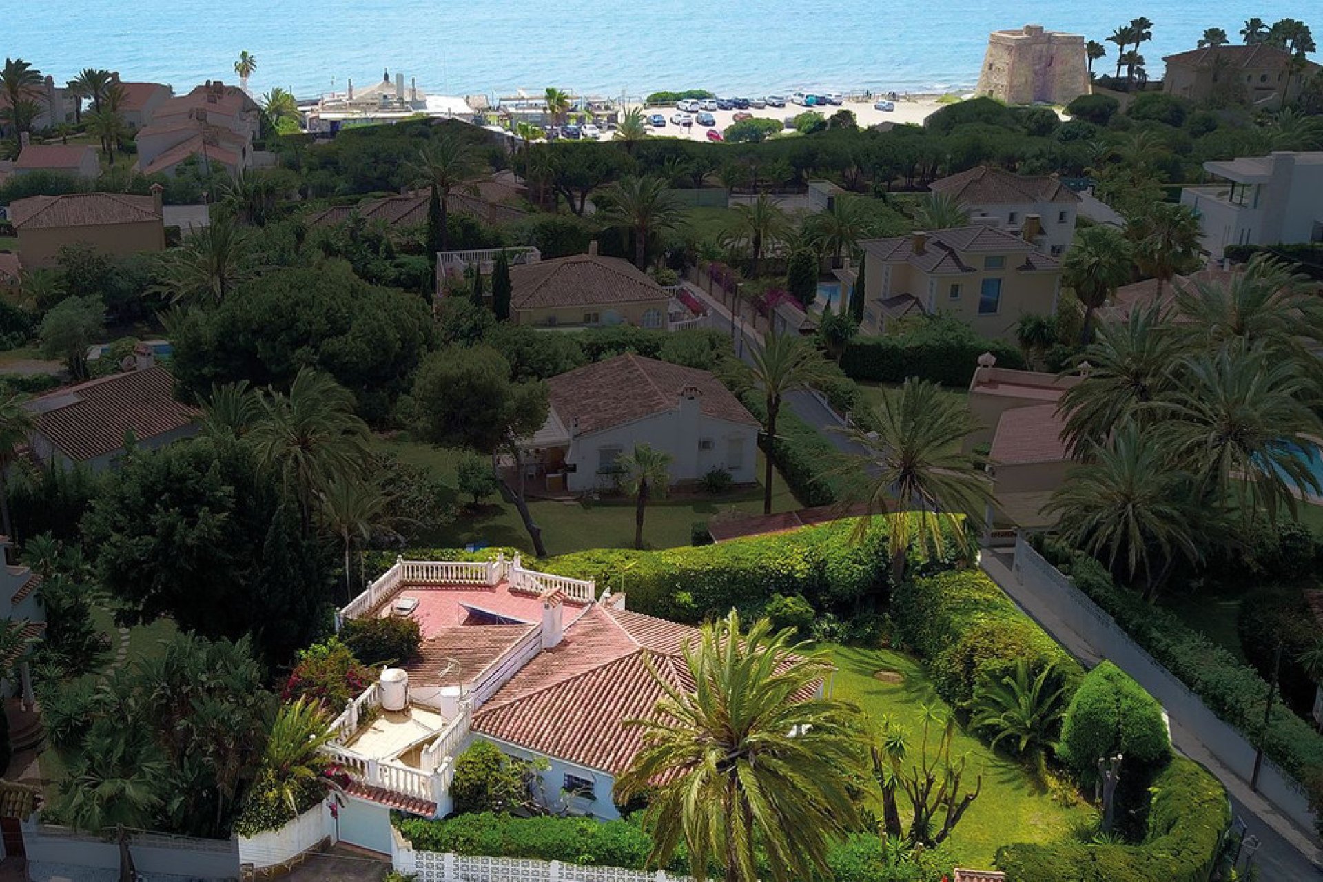 Resale - House - Detached Villa - Marbella - Marbesa