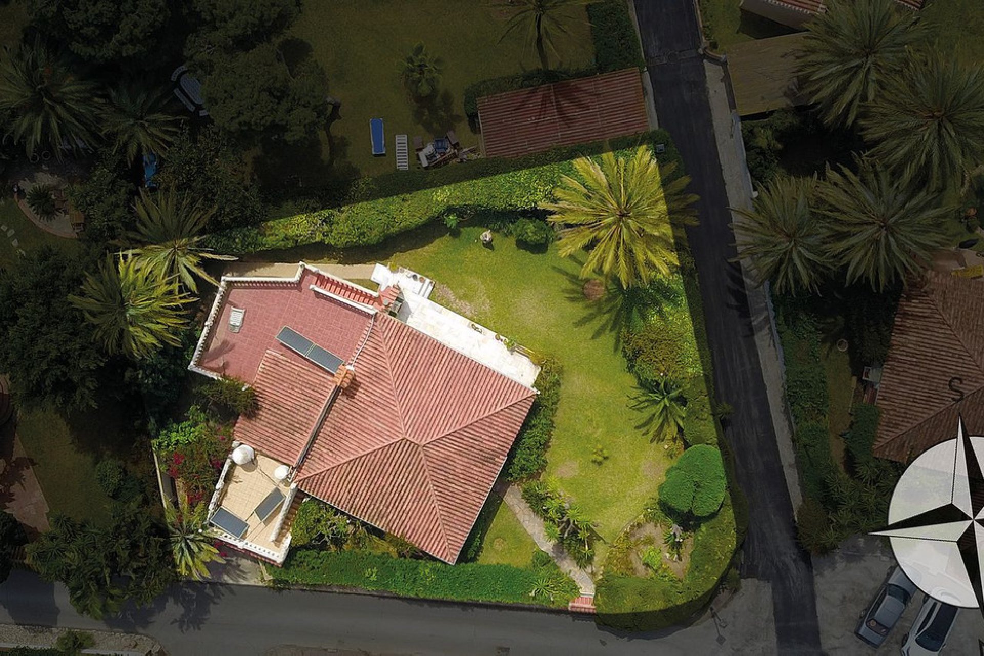 Resale - House - Detached Villa - Marbella - Marbesa