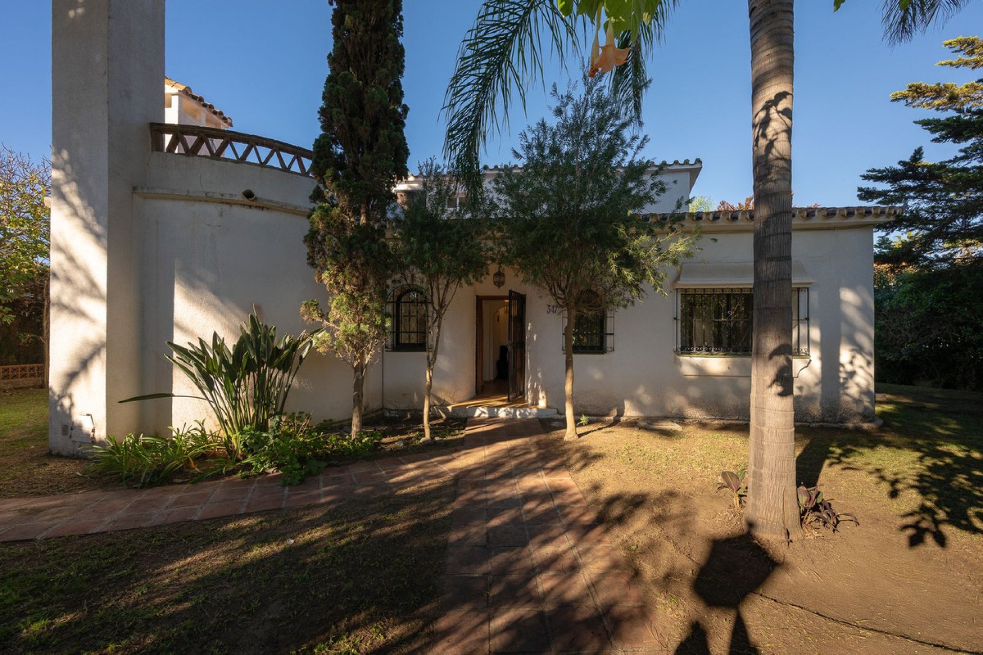 Resale - House - Detached Villa - Marbella - Marbesa