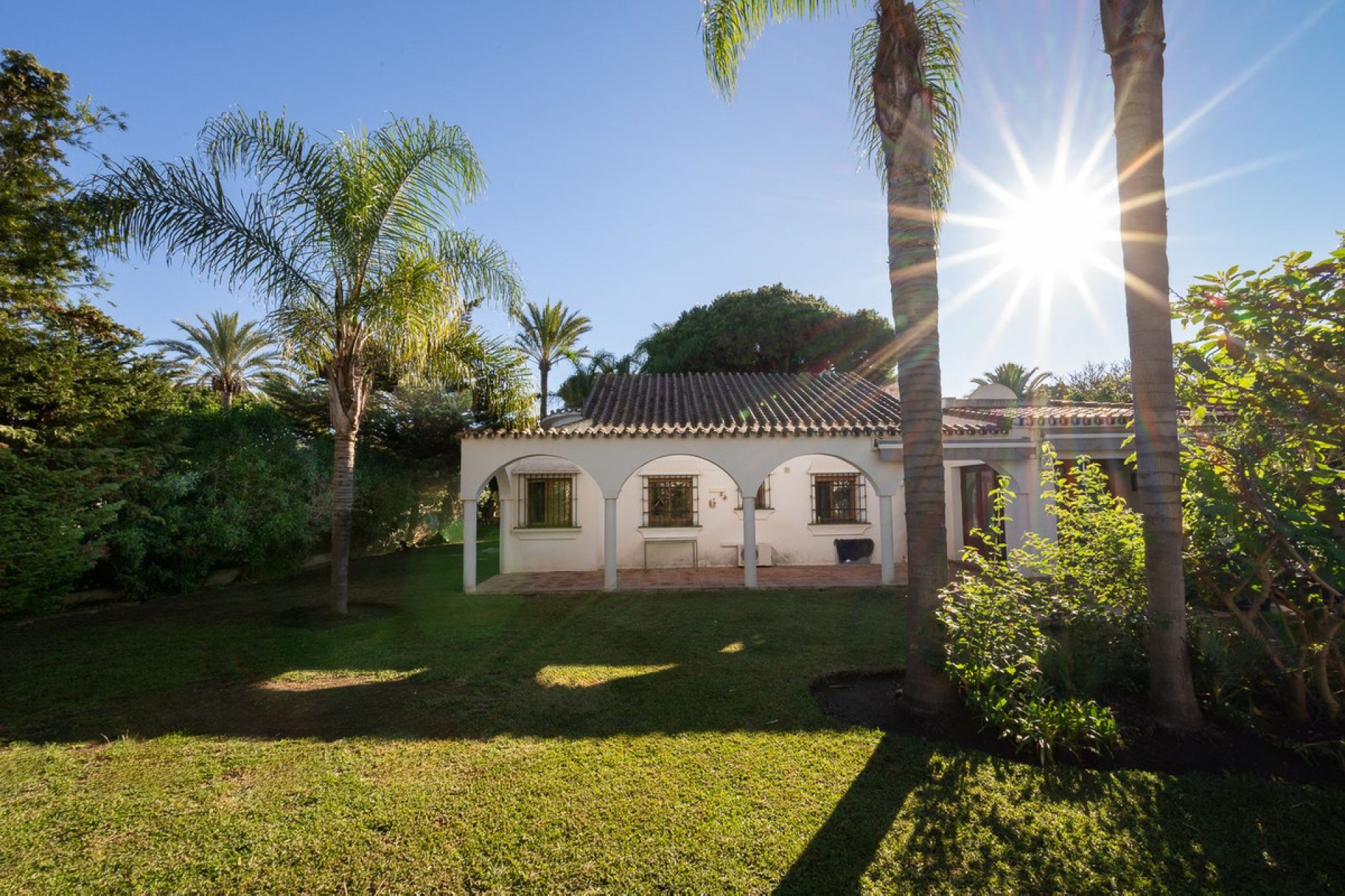 Resale - House - Detached Villa - Marbella - Marbesa