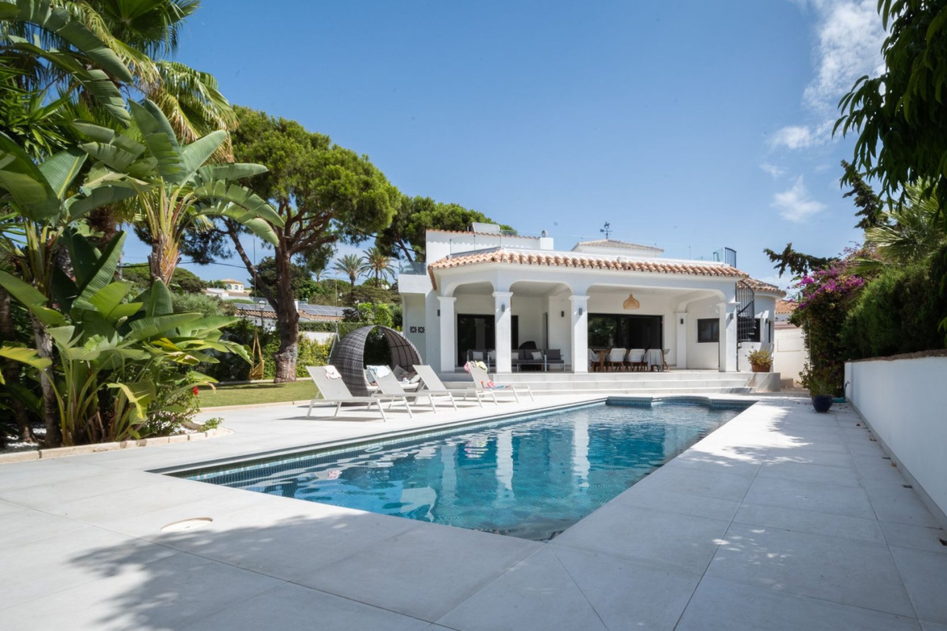 Resale - House - Detached Villa - Marbella - Marbesa