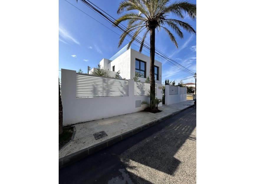 Resale - House - Detached Villa - Marbella - Marbesa