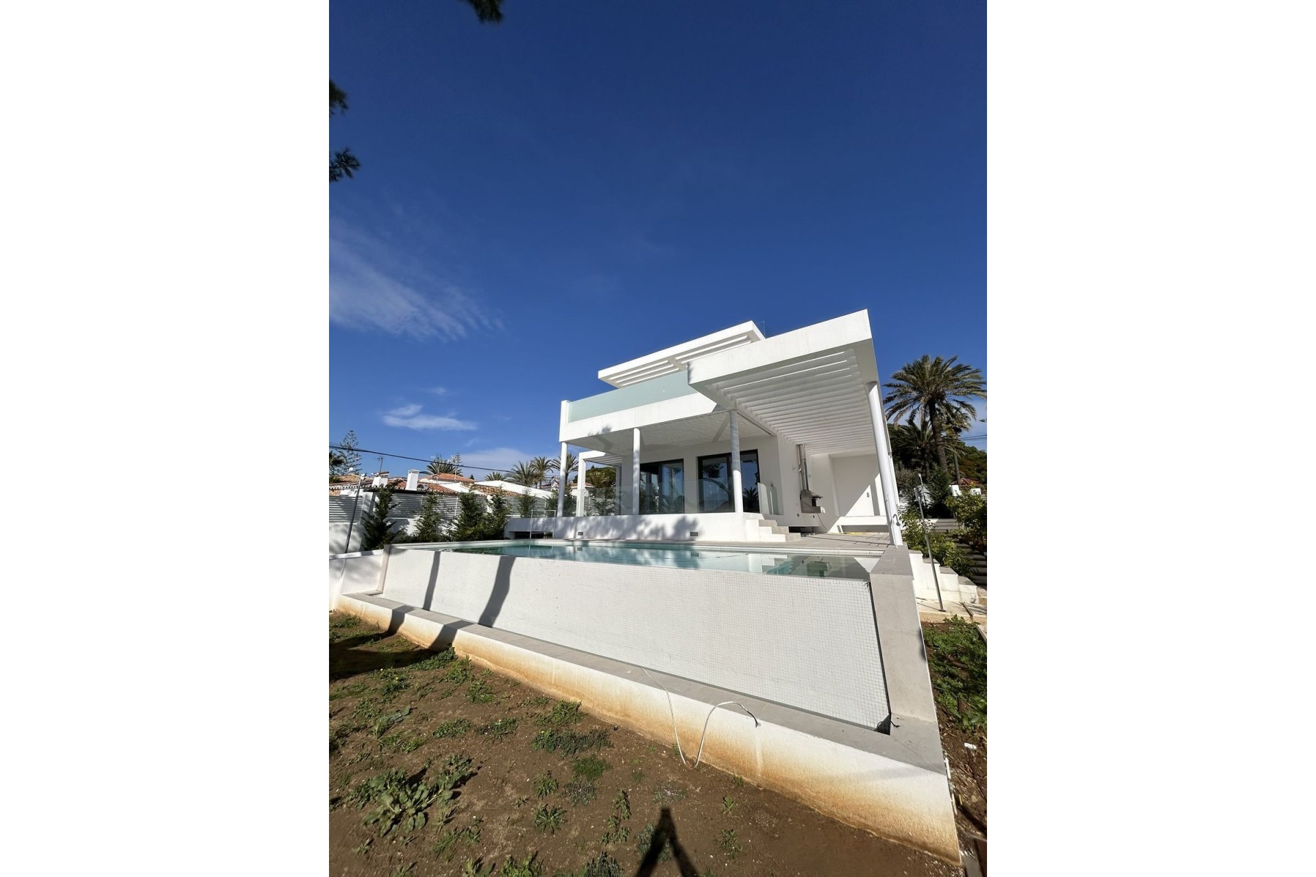 Resale - House - Detached Villa - Marbella - Marbesa