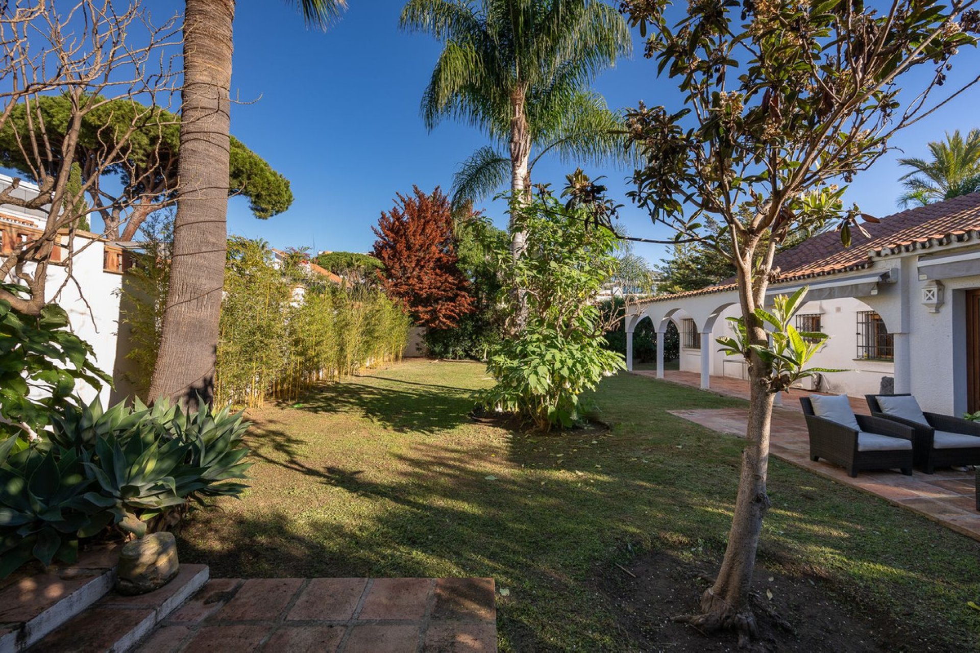 Resale - House - Detached Villa - Marbella - Marbesa