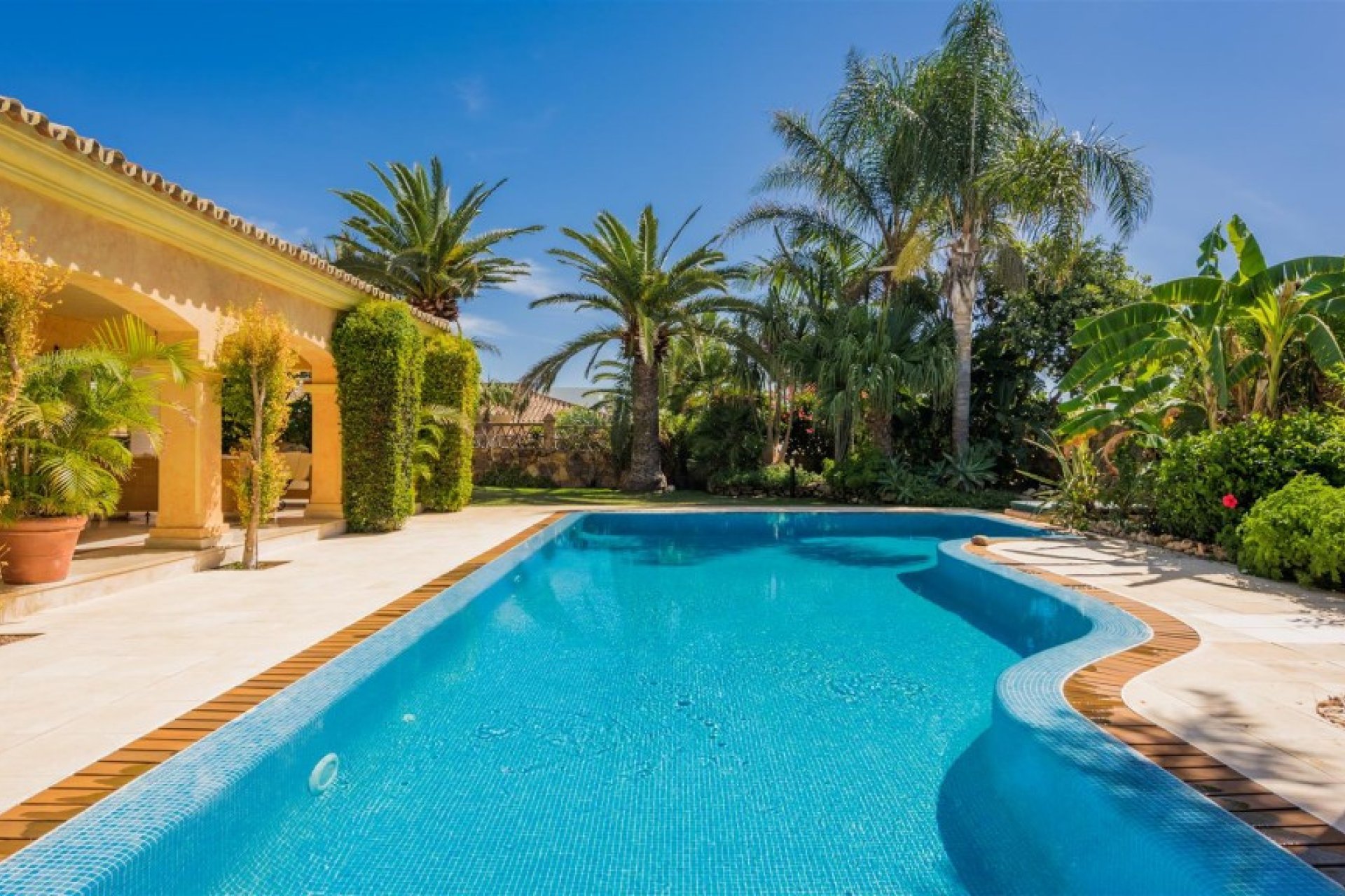 Resale - House - Detached Villa - Marbella - Marbesa