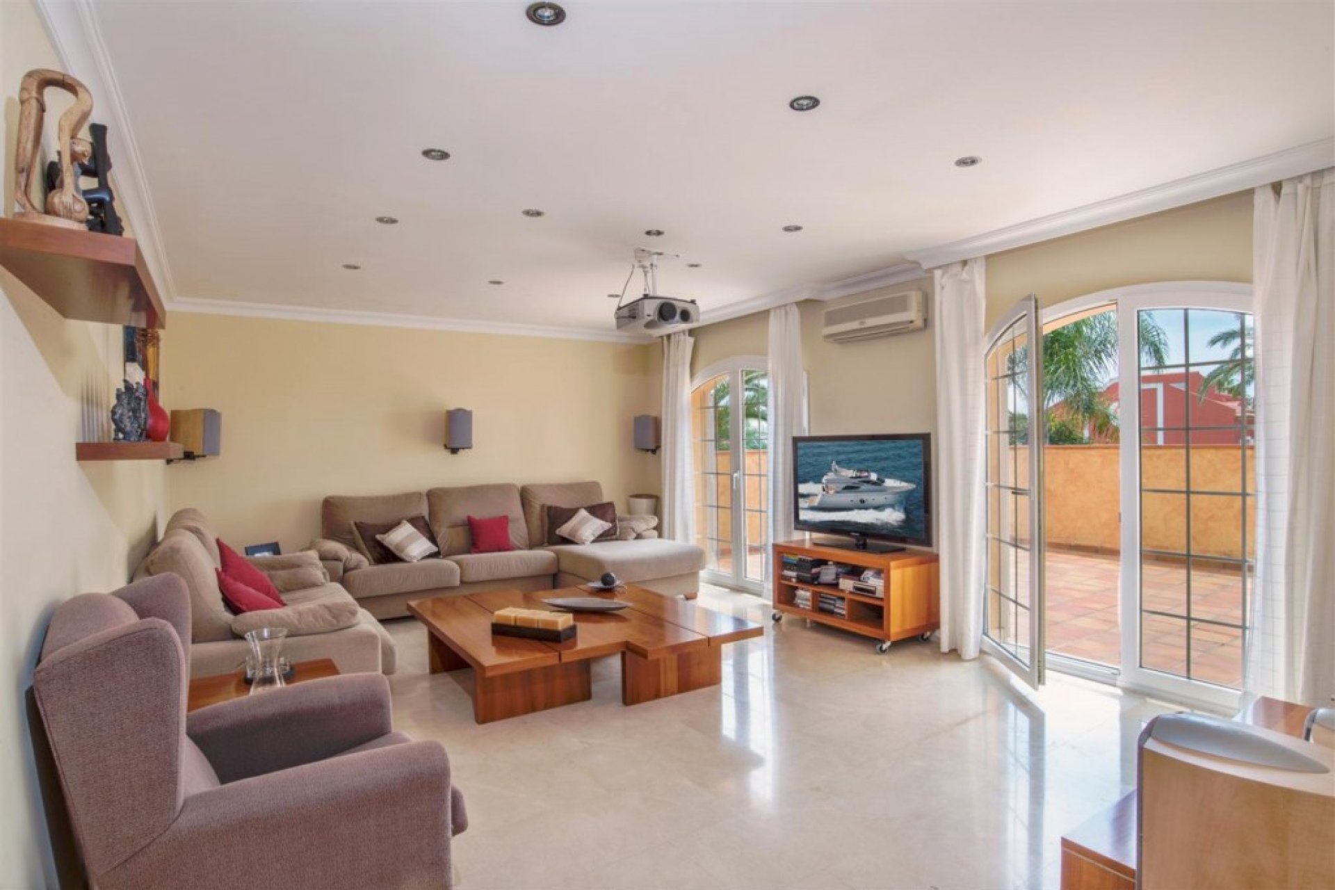 Resale - House - Detached Villa - Marbella - Marbesa