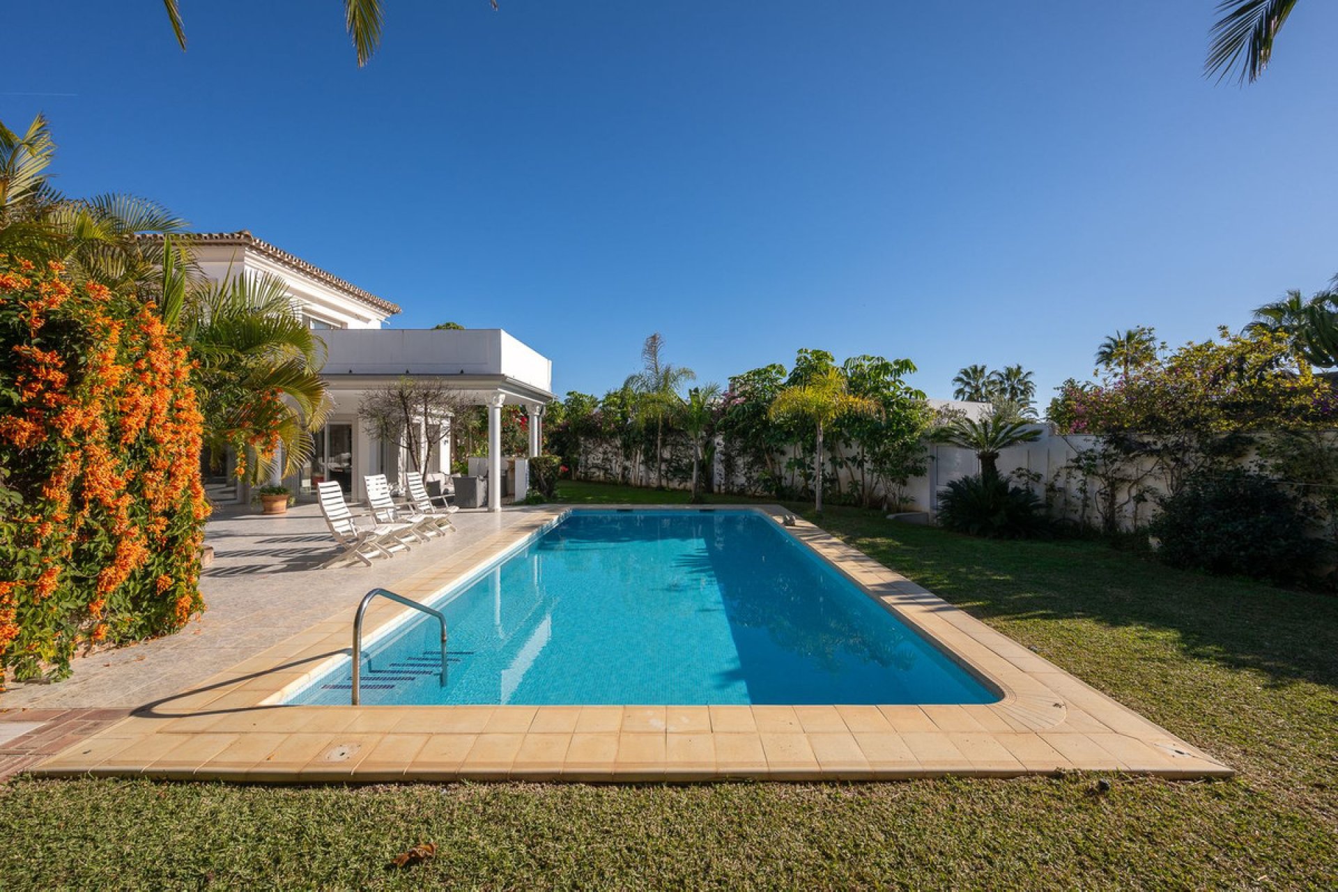 Resale - House - Detached Villa - Marbella - Marbesa