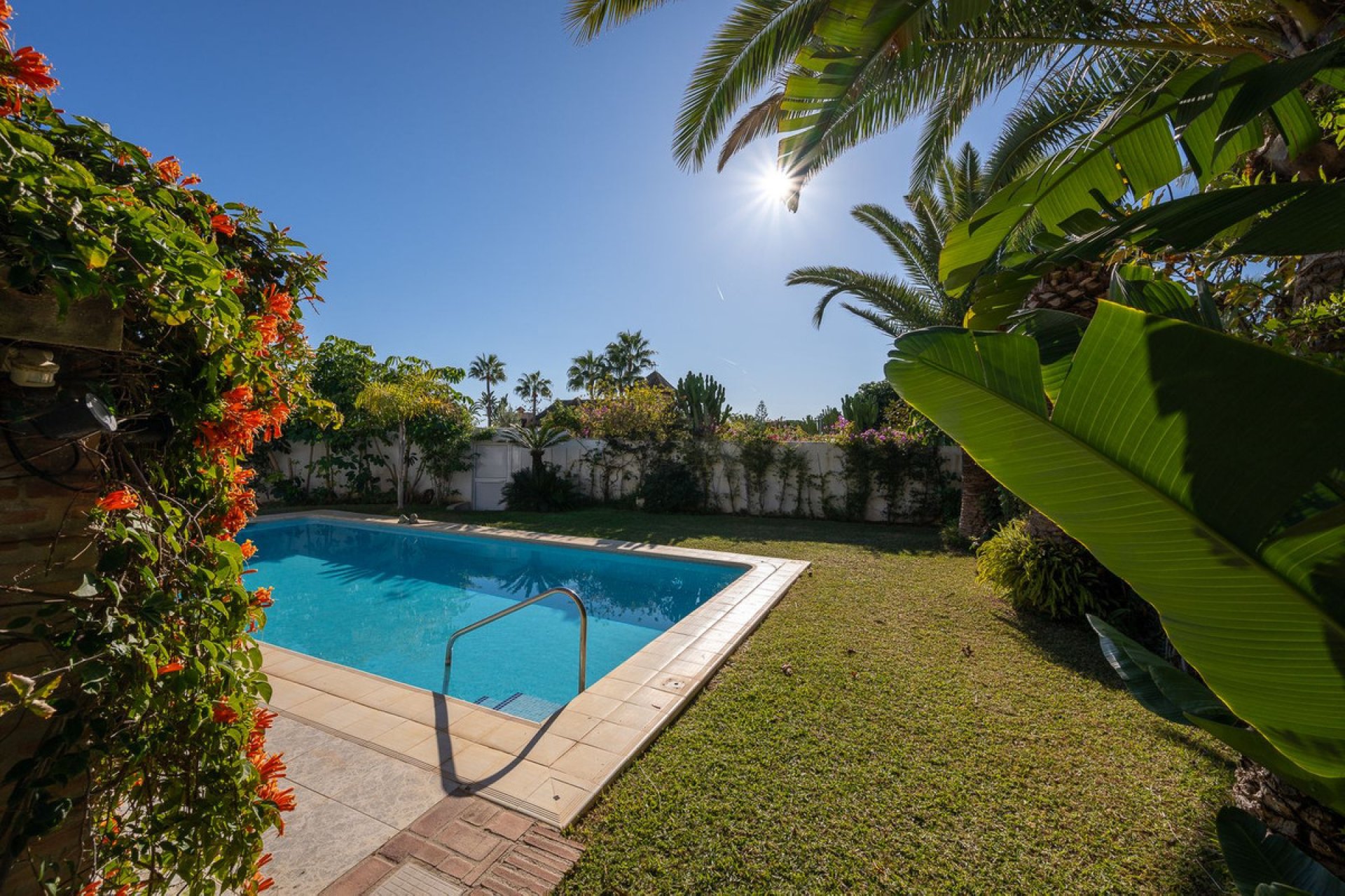 Resale - House - Detached Villa - Marbella - Marbesa