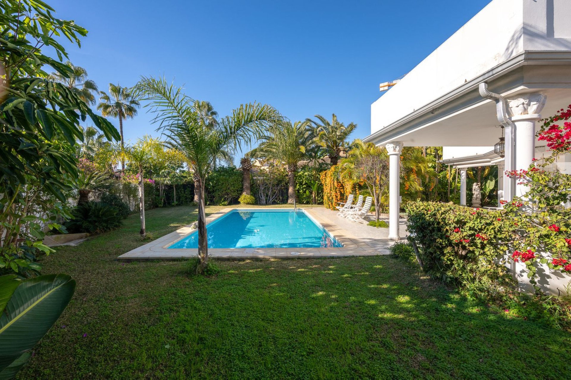 Resale - House - Detached Villa - Marbella - Marbesa