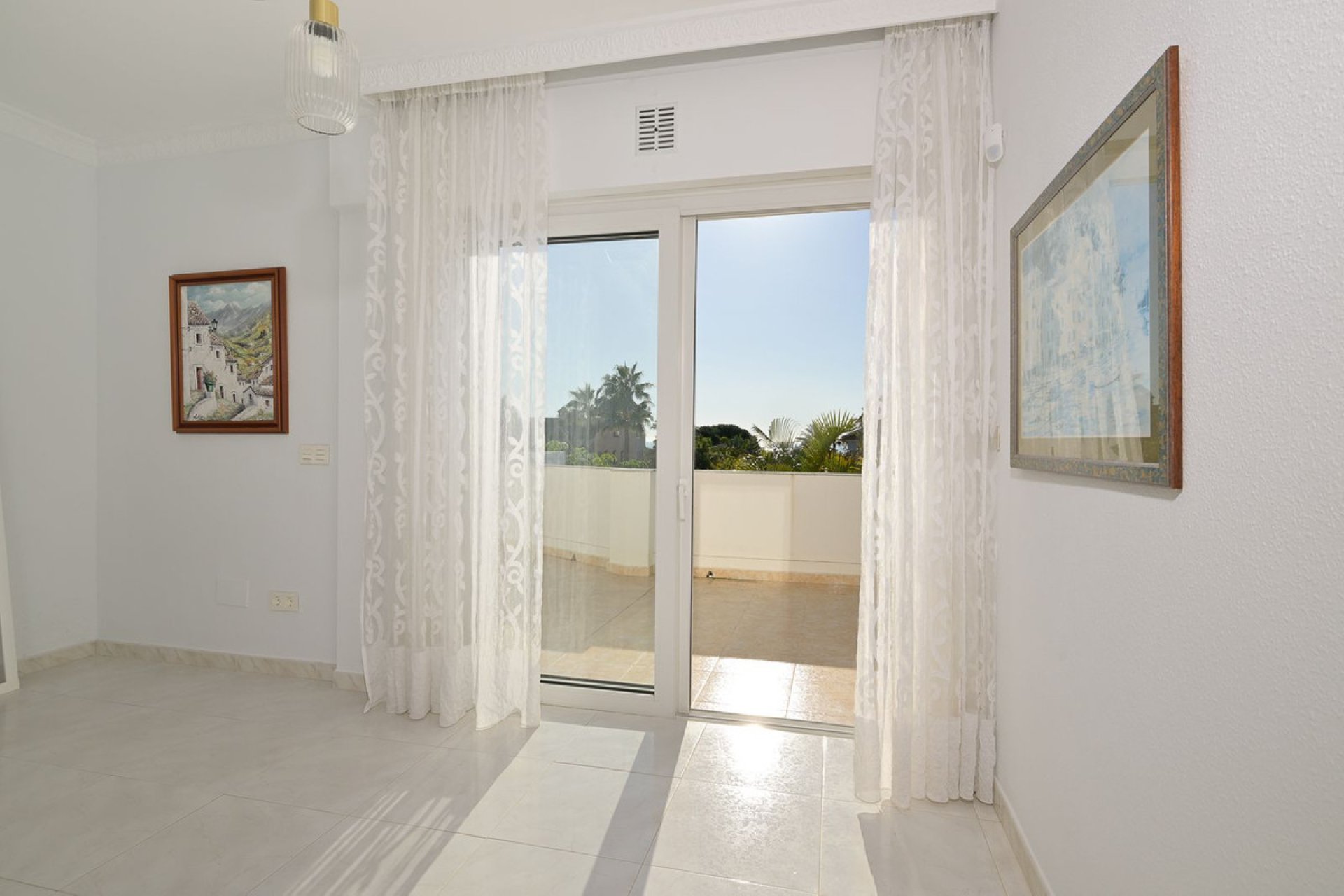 Resale - House - Detached Villa - Marbella - Marbesa