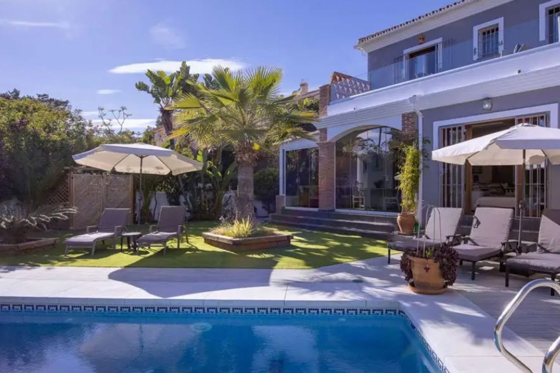 Resale - House - Detached Villa - Marbella - Marbesa