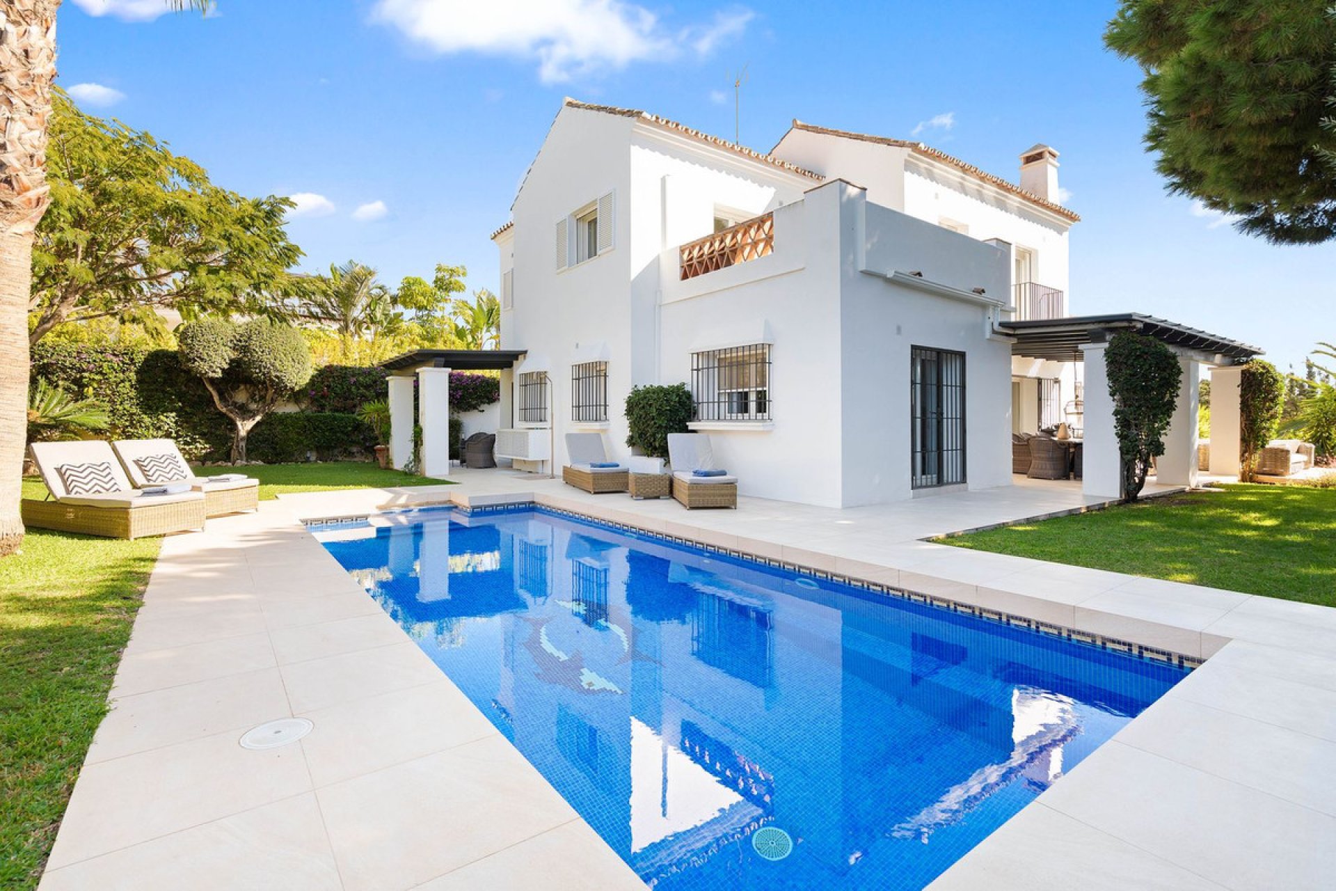 Resale - House - Detached Villa - Marbella - Marbesa