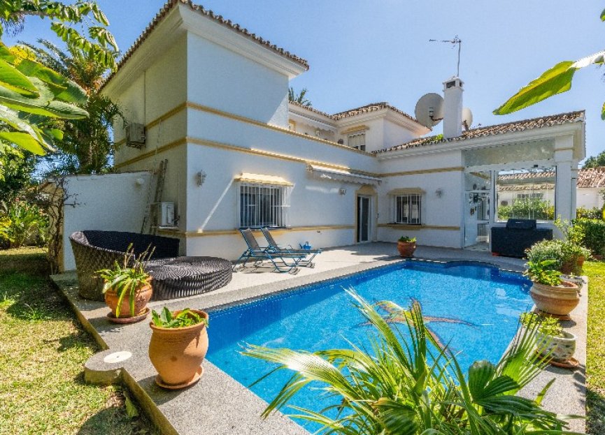 Resale - House - Detached Villa - Marbella - Marbesa