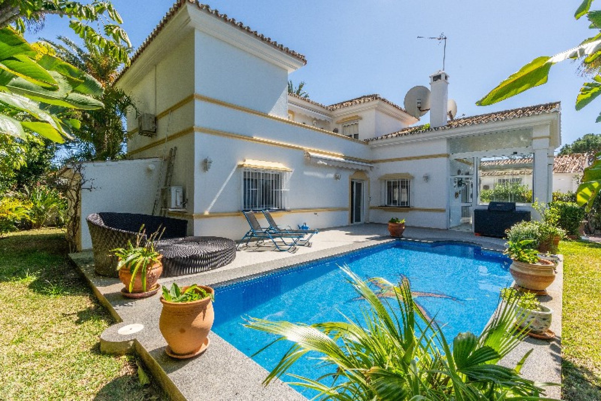 Resale - House - Detached Villa - Marbella - Marbesa