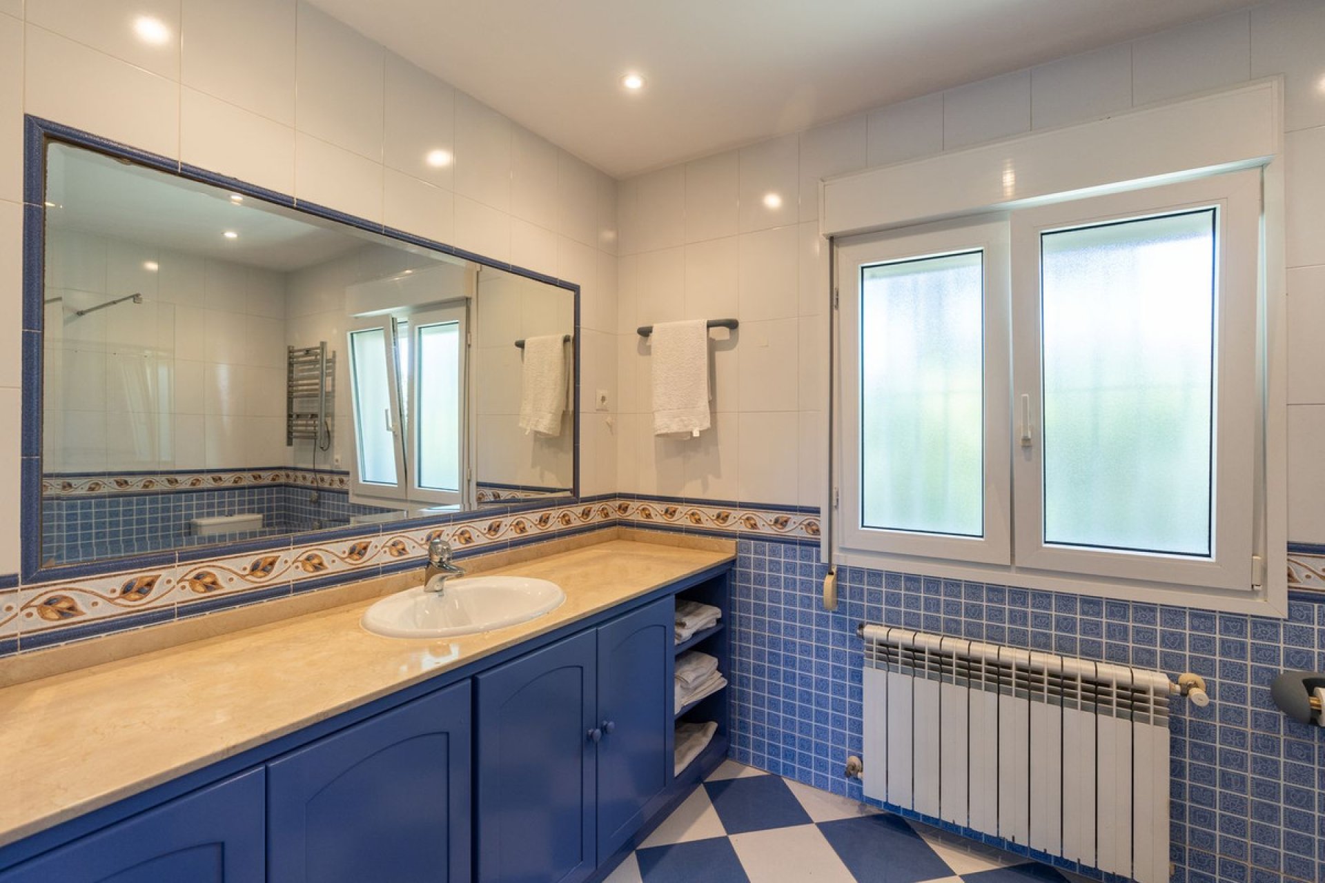 Resale - House - Detached Villa - Marbella - Marbesa