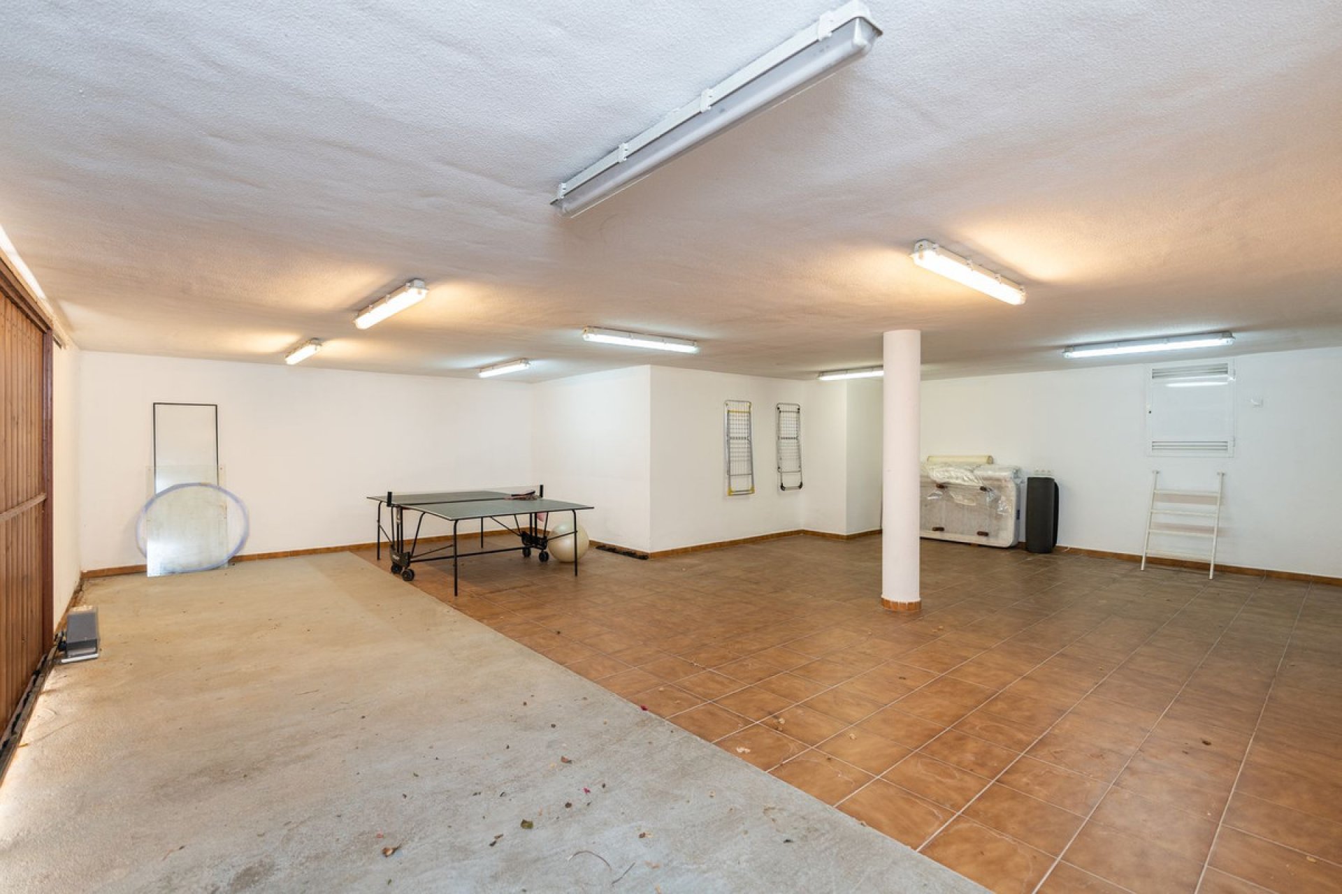 Resale - House - Detached Villa - Marbella - Marbesa