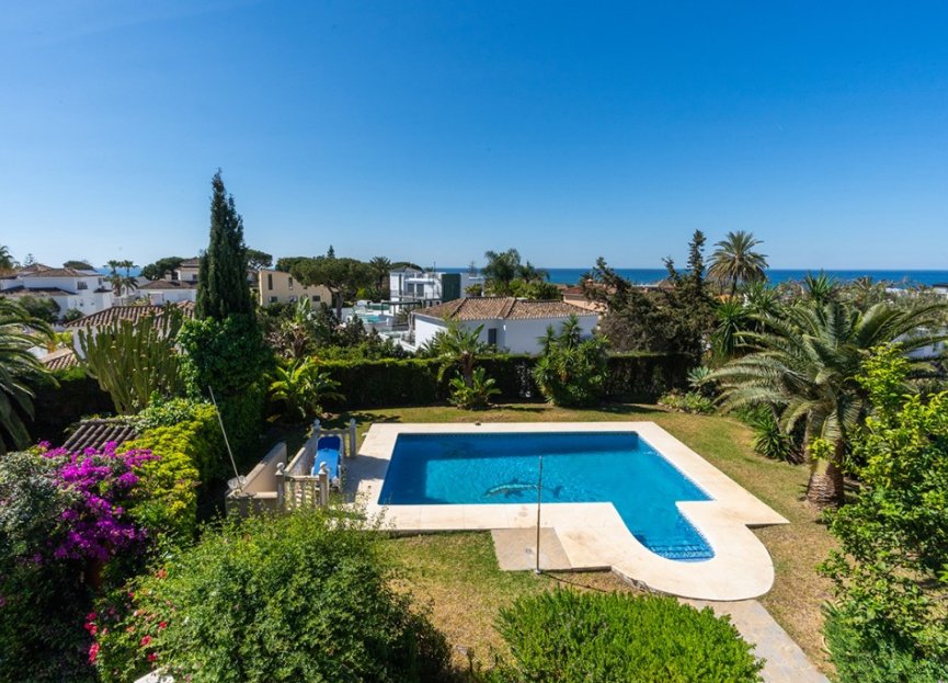 Resale - House - Detached Villa - Marbella - Marbesa