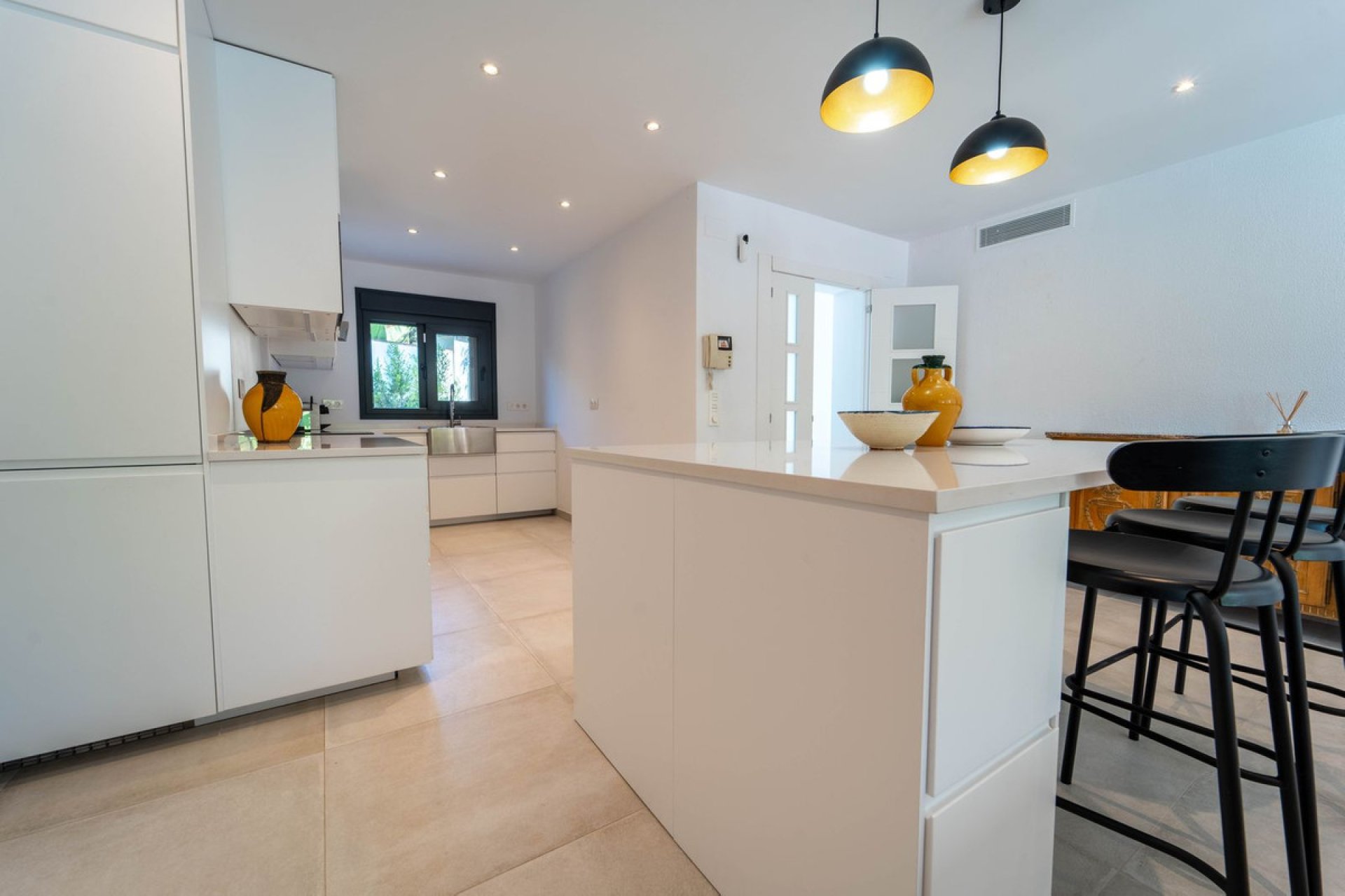 Resale - House - Detached Villa - Marbella - Marbesa