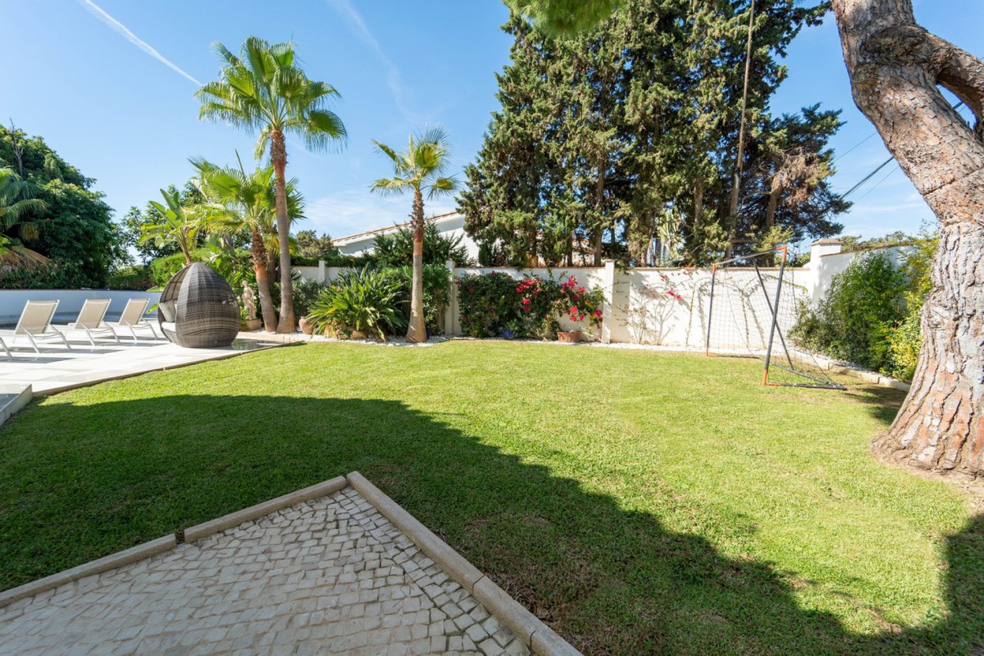 Resale - House - Detached Villa - Marbella - Marbesa