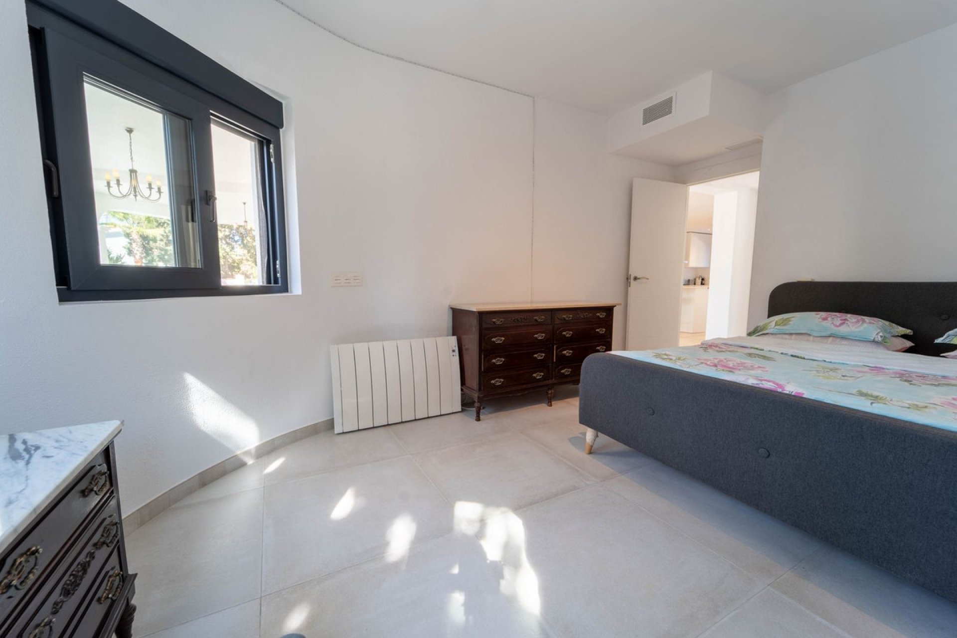 Resale - House - Detached Villa - Marbella - Marbesa