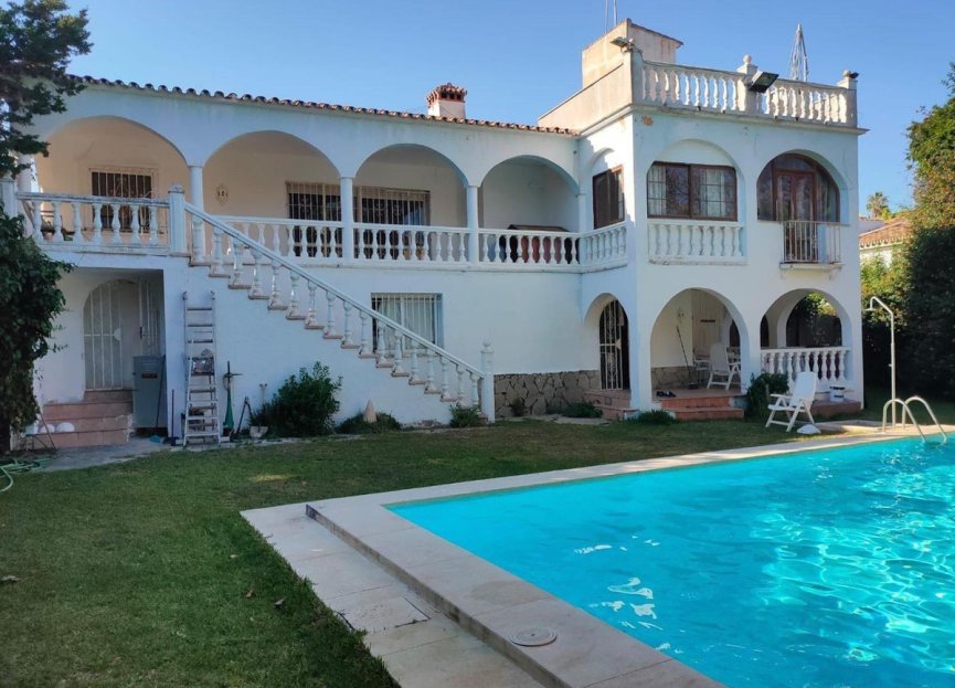 Resale - House - Detached Villa - Marbella - Marbesa