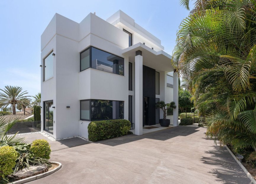 Resale - House - Detached Villa - Marbella - Nagüeles