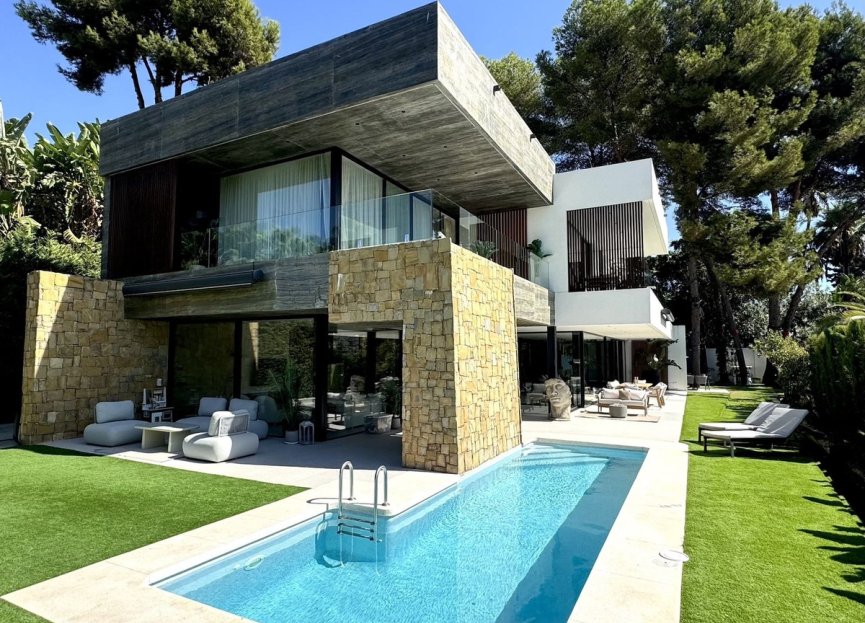 Resale - House - Detached Villa - Marbella - Nagüeles