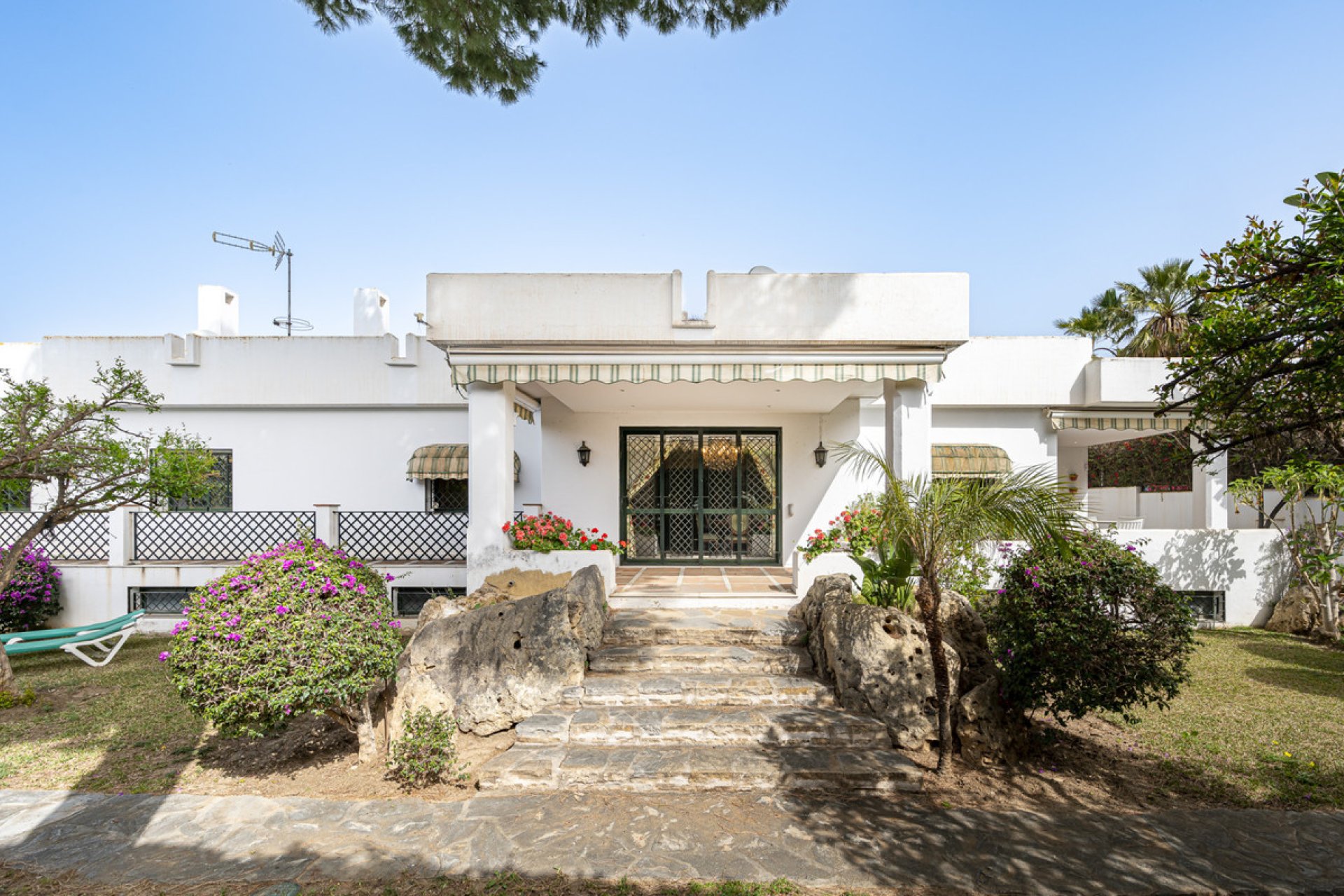 Resale - House - Detached Villa - Marbella - Nagüeles